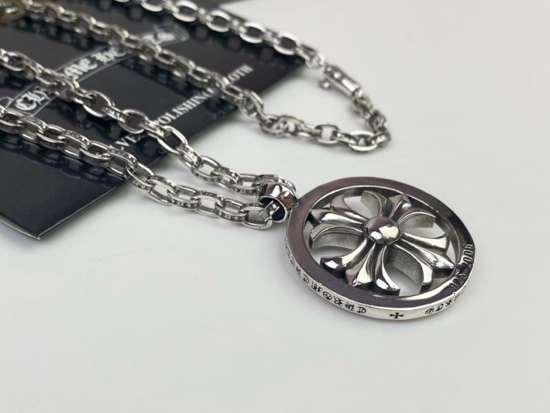 Ch*0me He**ts necklaces